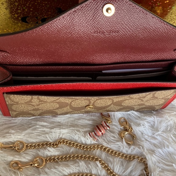 🔥Red Valentine Coach Gold Chain Boxed w/Charms🔥 - Picture 5 of 11